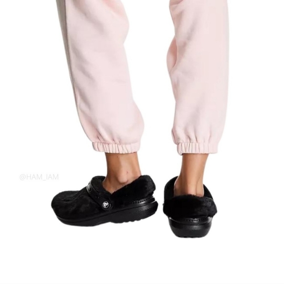 CROCS Fur Sure Clogs Black Faux Fur Lined Classic Casual Size 4M/6W Unisex - Picture 2 of 16
